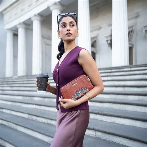 Arika Zipper Wallet - Kashmir Blooms