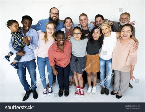 People Standing in Open Group 的图像结果