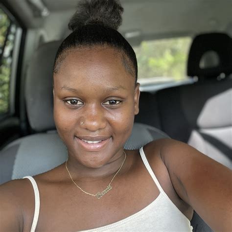 Raenelle - Biology teacher - ₹837/h