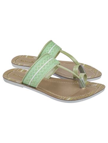 Look Grand In Ethnic Sandals Perfect For Wedding Occasions – Walkaroo ...