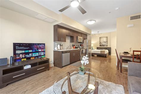 Wilshire La Brea: Furnished Studio Apartment in LA