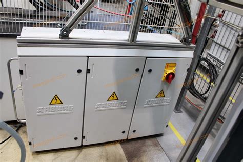 Spray painting machines with servicing robot - A vállalati aukciósház ...