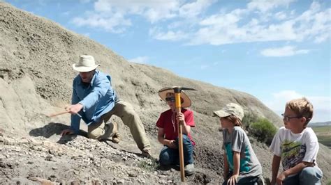 Three Little Boys Uncover Super Rare Fossil of Teenage T-Rex During a Hike in North Dakota ...