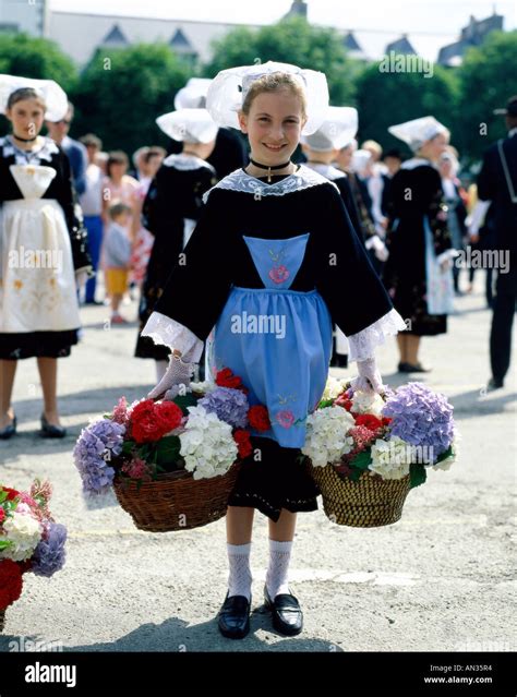 Breton Traditional Dress / Girl in Traditional Costume, Brittany ...
