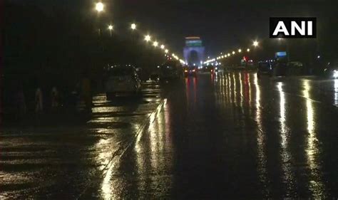 Rain Lashes Delhi-NCR, Trees Uprooted, People Get Relief From Scorching ...