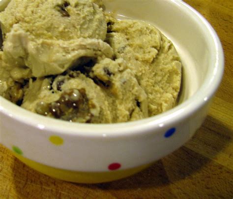 Pecan Praline Ice Cream – Texas Farm Bureau – Table Top