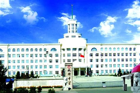 从2003到2022，二十年来哈尔滨中考省重点高中招生规模如何变化？ - 知乎