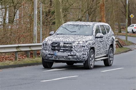 2026 Mitsubishi Pajero Sport Flaunts Triton Styling Cues in Latest Spy Photos - autoevolution