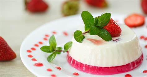 Желе из сметаны – 8 вкусных рецептов