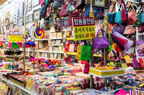 전통시장 진열대
