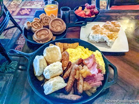 The Complete Guide to Eating at Disney’s Polynesian Village Resort ...