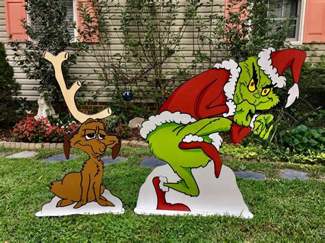 How The Grinch Stole Christmas Outdoor Decorations | The Cake Boutique