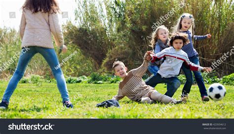 Football Kids 的图像结果