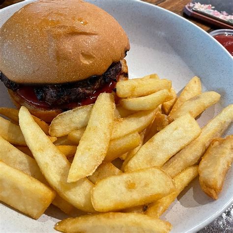 ENGADINE TAVERN - Menu, Prices & Restaurant Reviews - Tripadvisor