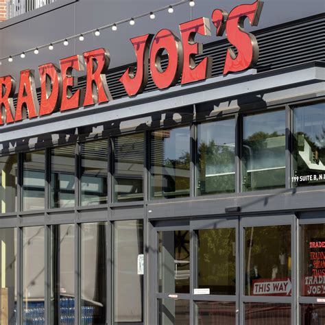 Is Chipotle Open on Labor Day? 2025 Holiday Hours - Men's Journal