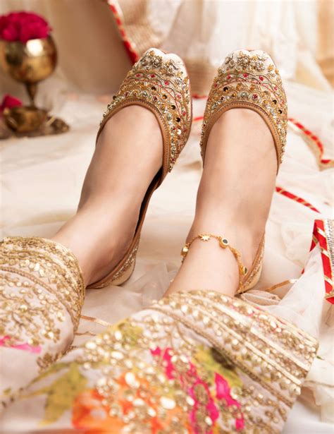 Buy Designer Juttis Online for Women & Men - pastels & pop