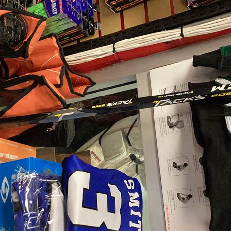 Ccm tacks 9060 — Competitive Edge Sports