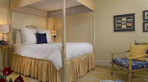 FIFE AND DRUM INN (Williamsburg) - Inn Reviews, Photos, Rate Comparison ...