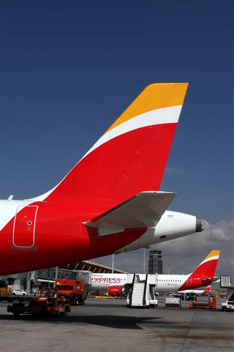 Iberia | Iberia tops punctuality ranking in Europe and Iberia Express ...