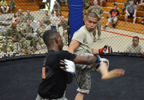 Paratroopers face-off during All American Week 2016 Combatives ...