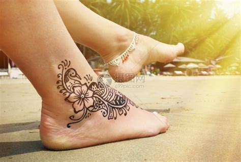 Lista 105+ Foto Tatuajes De Henna En La Espalda Alta Definición ...