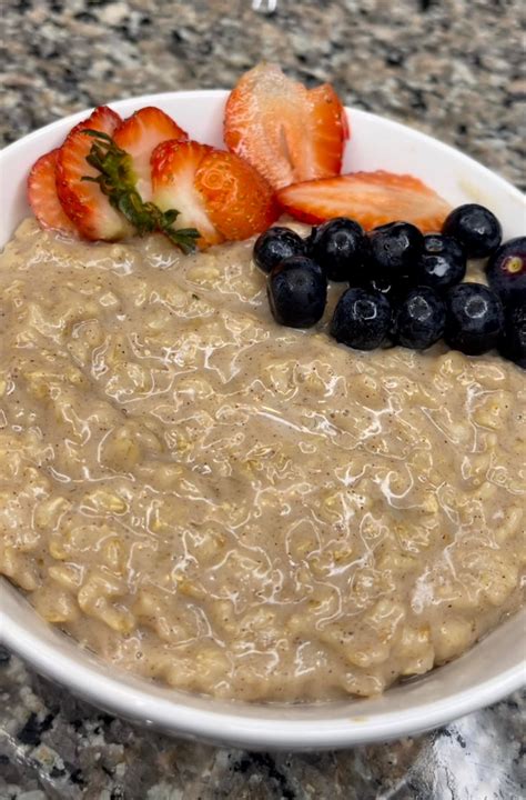 Brown Sugar cinnamon oatmeal. – Chef China White