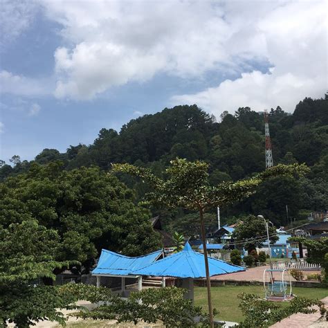 HOTEL WISATA BAHARI (Parapat, Sumatra) - Hotel Reviews & Photos ...