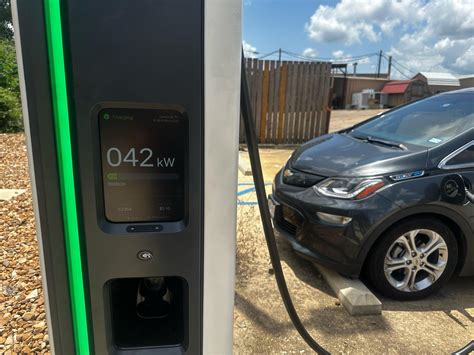Woody's Smokehouse Northbound (2) | Centerville, TX | EV Station