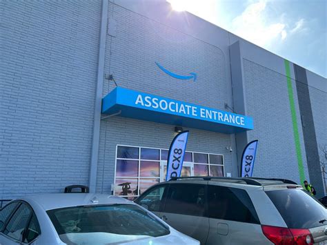 Building Logo Signs 的图像结果