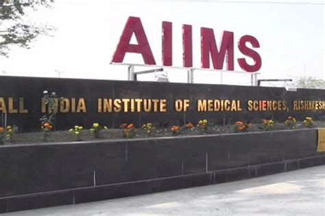 47% of Sanctioned Posts Vacant Across 6 Branches of AIIMS | NewsClick