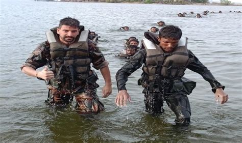 Indian Army Officers Excel in Sri Lanka's Survival Course ...