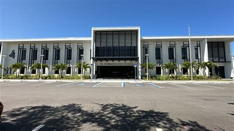 Tampa high school gets renovation after 2 years of construction | WFLA