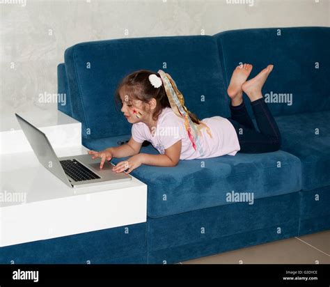 Girl Using Computer 的图像结果