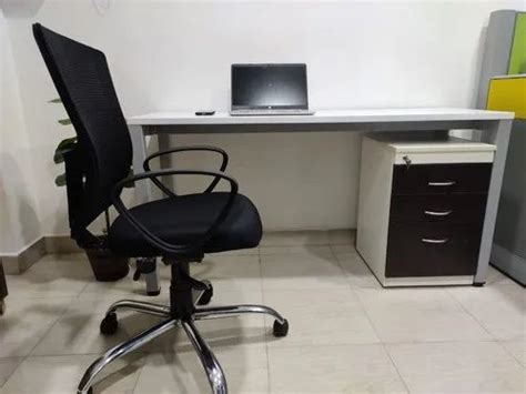Computer Table and Chair 的图像结果