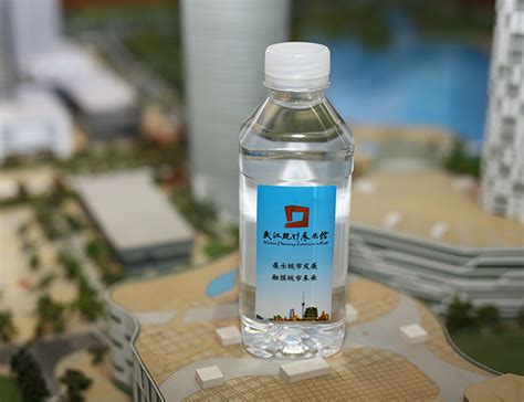 清江尚品定制瓶装水，为企业发展助力加推！