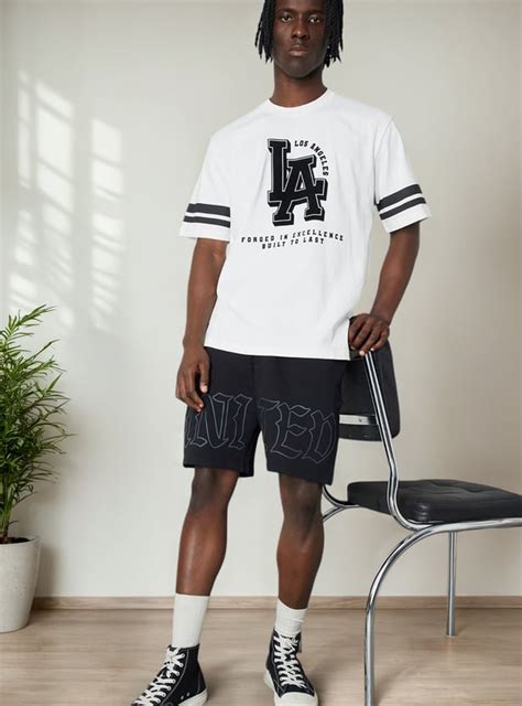 Buy Men Printed Relaxed Fit Shorts Online at just Rs. 899.0 ...