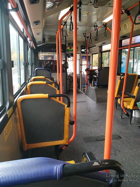 Bus Inside 的图像结果