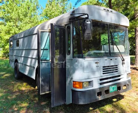 2001 International RV Conversion Bus | GovDeals