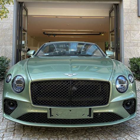 Alpine Green Bentley Continental GTC for Luxury Lifestyle Enthusiasts
