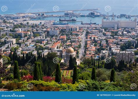 Vistas a La Ciudad De Haifa Y Al Puerto Desde Los Jardines De Bahai Foto editorial - Imagen de ...