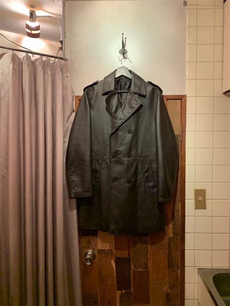 “Oliea kiee” dark brown sheep leather neck belted deign double coat | LAUGH