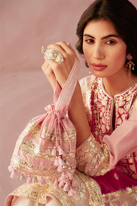 Blush & Crimson Color Block Kurta Set – Sureena Chowdhri