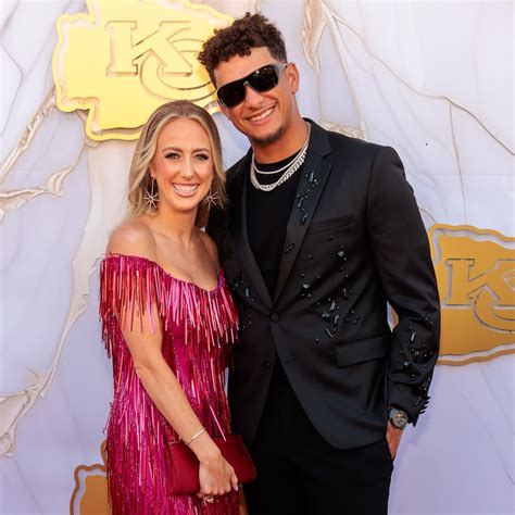 Patrick Mahomes, Brittany Mahomes Reveal Baby Golden's Face in Photos
