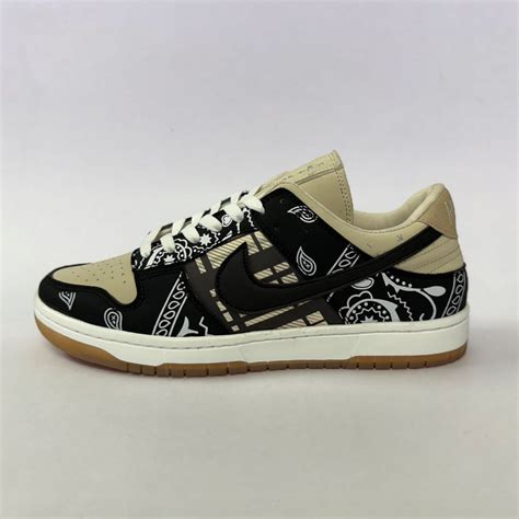 Dunks – M/S Foot Steps