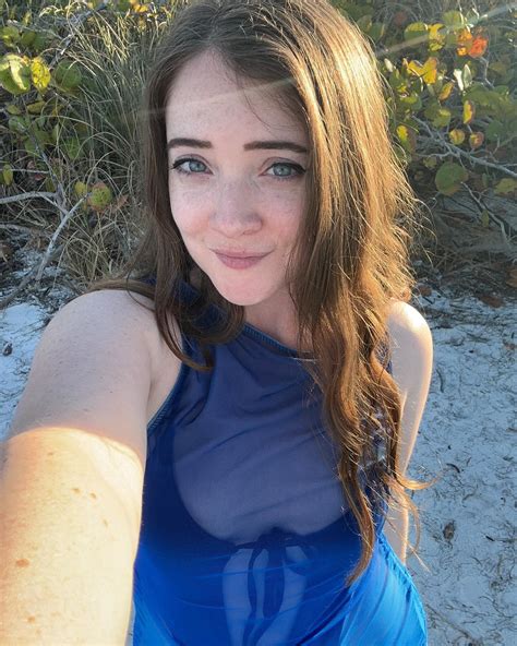 Renee Winter (@imredheadwinter) • Instagram photos and videos