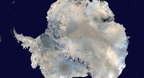 从太空看冬至日：南极极昼全部被照亮，北极笼罩于极夜|极夜|北极|南极_新浪新闻