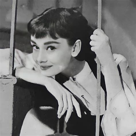 Audrey photographed for sabrina 1954 – Artofit