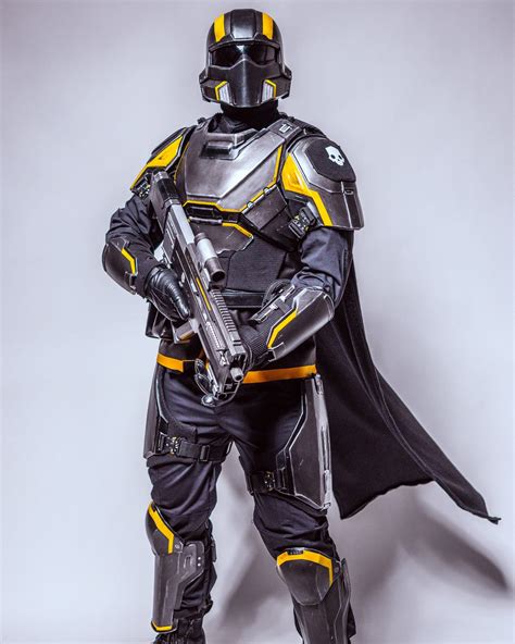 Pin by Matheus Galeano on Helldivers | Comicon cosplay, Cool anime guys ...