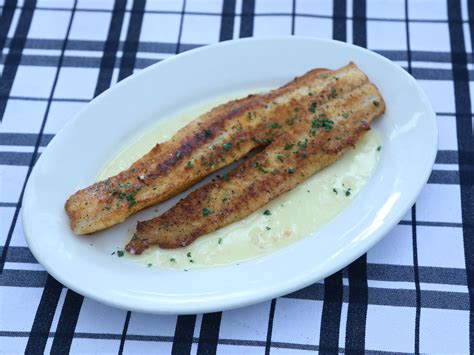Hugo’s Frog Bar & Fish House - Review - Gold Coast - Chicago - The ...