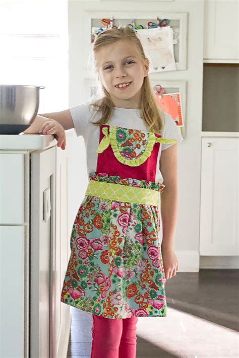 Sugar Plum Apron – Little Lizard King